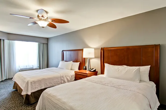 جناح بسريرين كوين لذوي الإعاقة، Homewood Suites By Hilton Bentonville-Rogers 2/3