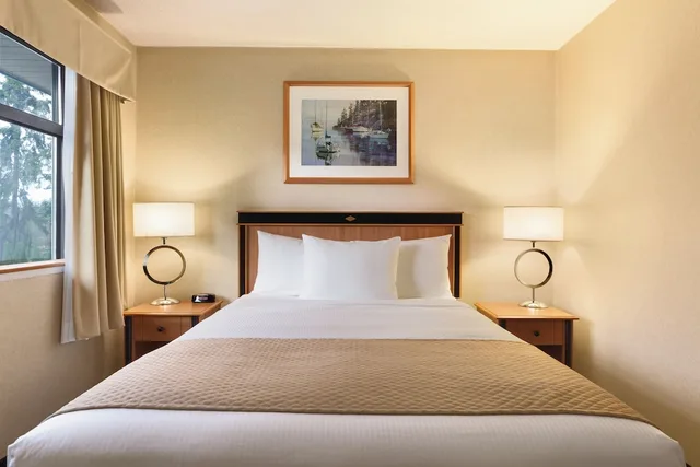 غرفة بسرير كوين، Days Inn by Wyndham Nanaimo 1/6