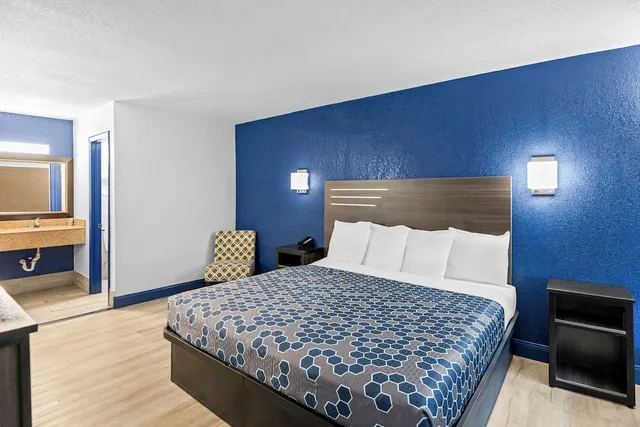 غرفة بسرير كينج، Americas Best Value Inn Richmond South 10/10