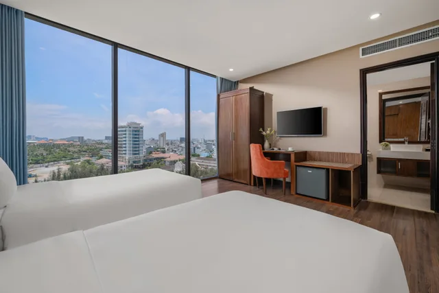 Yarra, Ocean, Twin Beds، Yarra Ocean Suites Danang 2/3