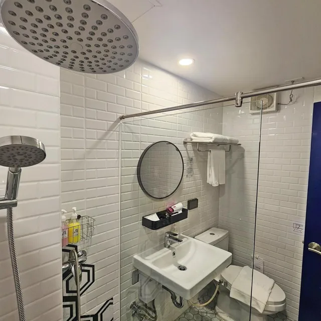 غرفة سوبيريور بسرير كوين، J Place Hotel by ZUZU 8/9