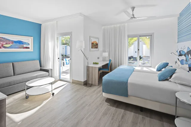 جناح بريستيج جونيور مفردة بسريرين منفصلين مع أريكة، Elba Lanzarote Royal Village Resort 3/5