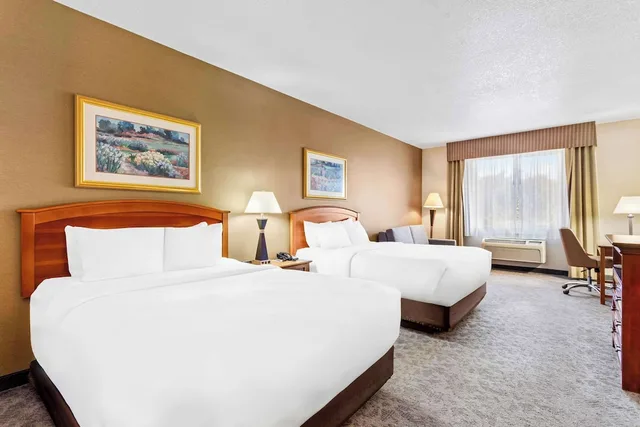 جناح بسريرين كوين مع أريكة، Comfort Inn & Suites I-25 near Spaceport America 2/4