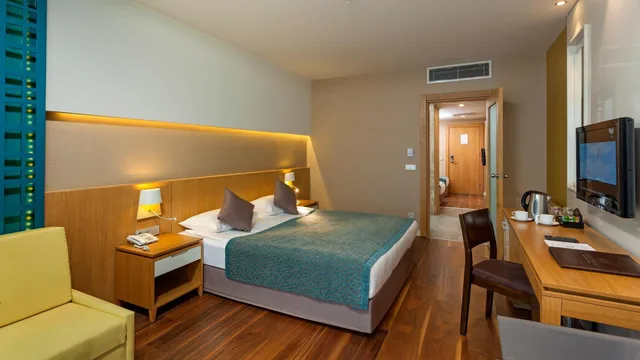 Standard, Double or Twin Bed, Side Sea View، Sherwood Dreams Resort 2/3
