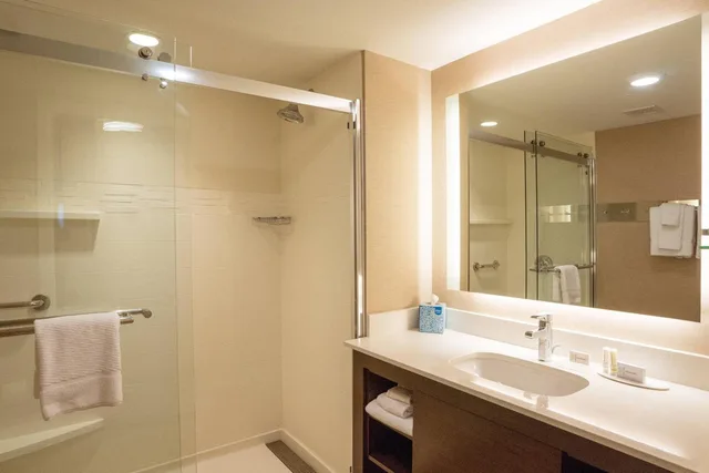 استوديو بسرير كوين مع أريكة بحوض استحمام لذوي الإعاقة، Residence Inn By Marriott Seattle University District 3/6