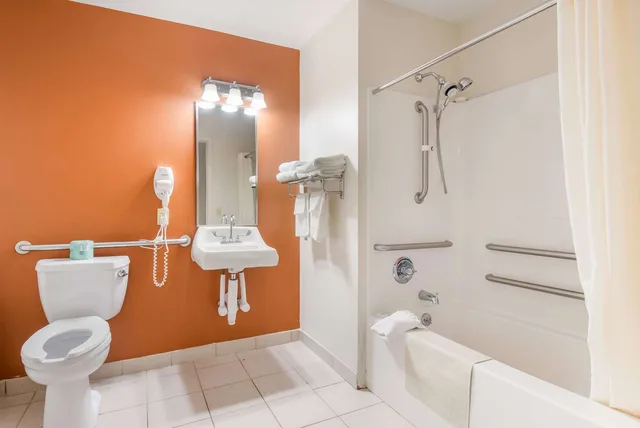 غرفة بسريرين كوين لذوي الإعاقة، Sleep Inn & Suites Ronks - Lancaster Area 2/2