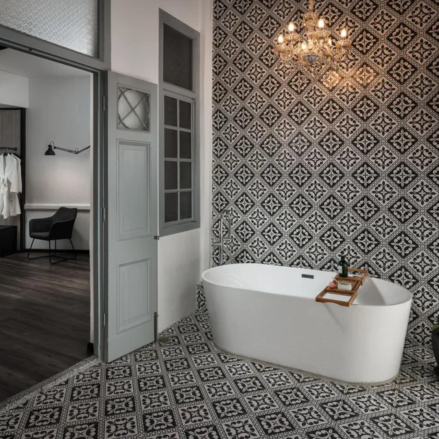 Premium, Suite, King Bed, Bathtub, Modern Hotel Georgetown 7/8