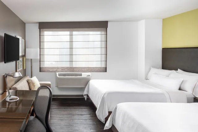 غرفة تقليدية بسريرين مزدوجين، Element New York Times Square West Hotel 1/4