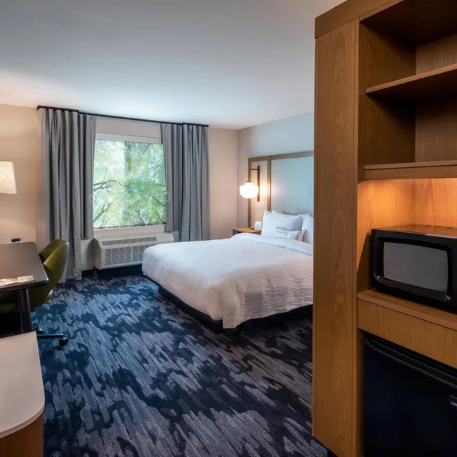 غرفة بسرير كينج، Fairfield Inn Suites Little Rock Airport 1/9