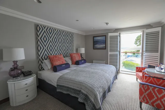 Deluxe, King Bed, Harbour View, The Christchurch Harbour 8/10