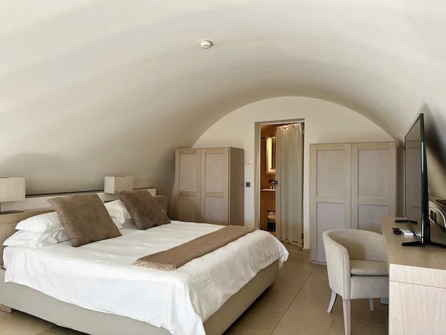 Loft, Superior, Suite, Double Bed, Sofa، Relais Histo San Pietro sul Mar Piccolo 2/8