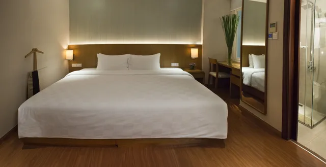 Cozy, Chic, Double Bed، Harmony Saigon Hotel And Spa 2/9