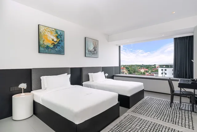 غرفة سوبيريور بسريرين منفصلين بإطلالة على المدينة، One Riviera Hotel and Residences 2/5