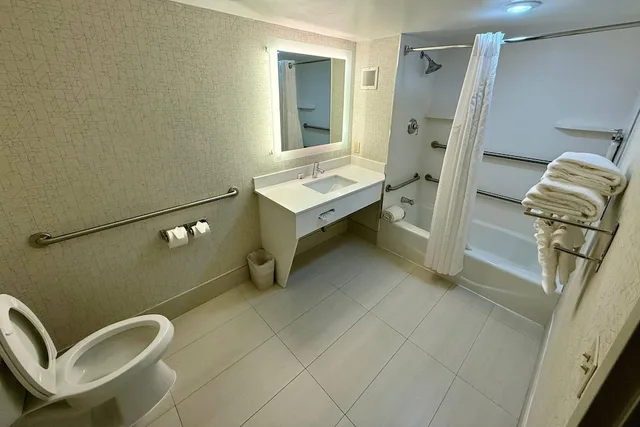جناح بسرير كينج، Country Inn & Suites by Radisson, Downtown Albany New York 5/6