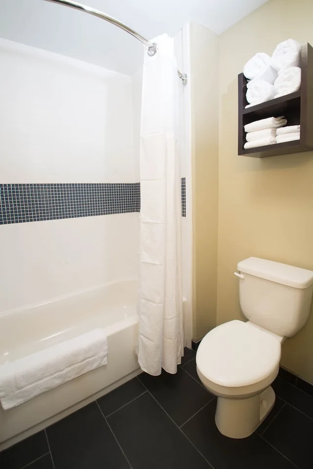 جناح بسريرين كينج بغرفتي نوم مع أريكة بمطبخ، Staybridge Suites Phoenix - Chandler 7/10