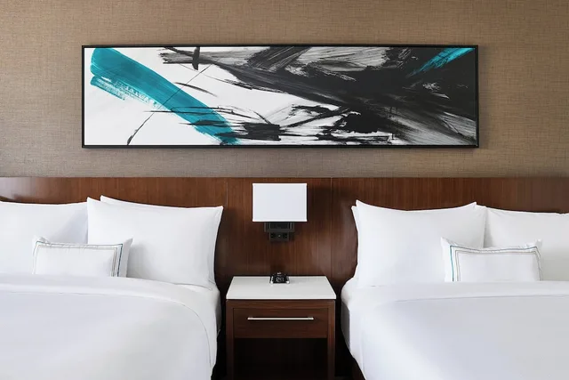 غرفة تنفيذية بسريرين كوين لذوي الإعاقة، Delta Hotels Phoenix Mesa 2/3