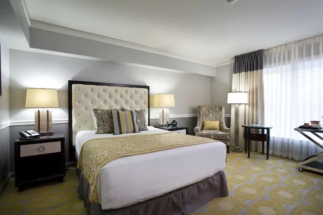 غرفة كلاسيكية بسرير كينج، AMBASSADOR HOTEL TULSA, AUTOGRAPH COLLECTION 3/7