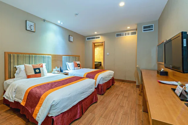 Family Suite, Deluxe, Garden View, Royal Garden Hotel 1/1
