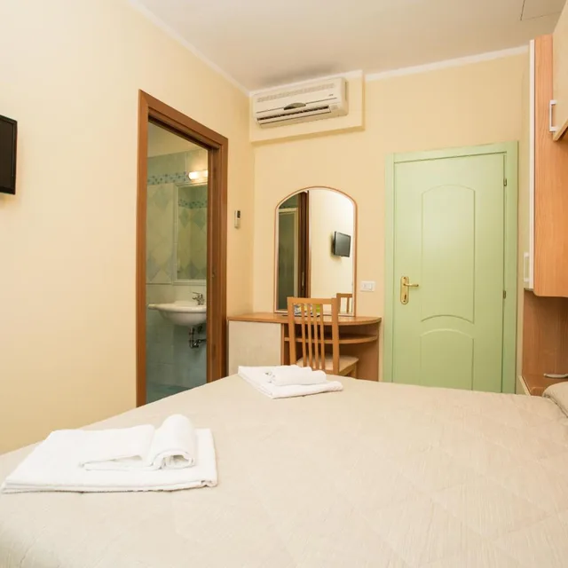 غرفة مفردة بسرير مزدوج، Albergo Ristorante Pozzi 2/7