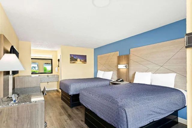 غرفة بسريرين كوين، Rodeway Inn Oxford, AL 3/7