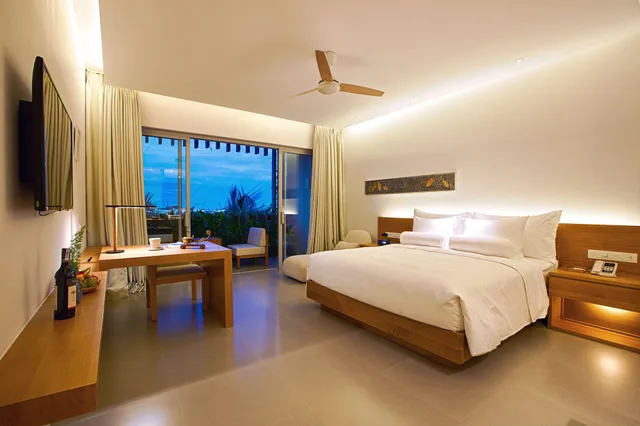 King Bed, NAMAN RETREAT 3/8