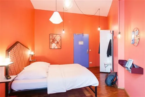 غرفة بسرير مزدوج أو سريرين منفصلين بحمام مشترك، The Circus Hostel 1/1