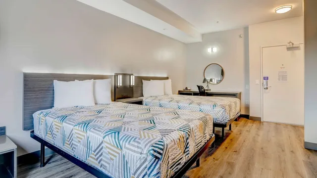 غرفة قياسية بسريرين مزدوجين، Motel6 Highland, CA – San Bernardino – East 2/10