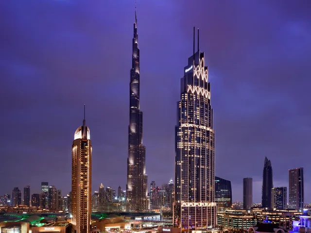 غرفة ديلوكس ثلاثية بسرير كينج، Kempinski The Boulevard Dubai 1/1
