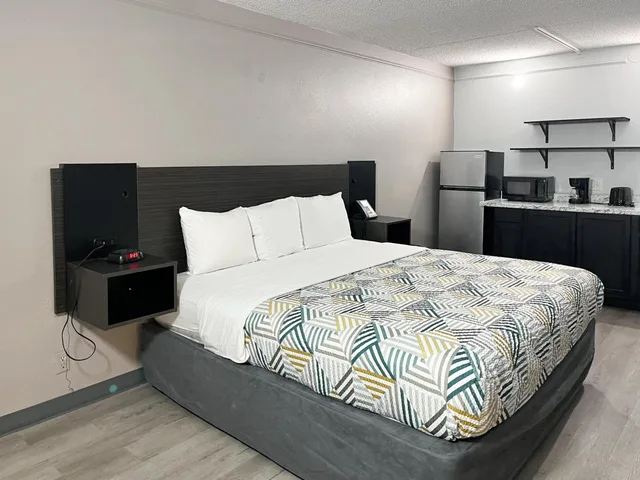 Room, Queen Bed, Accessible, Motel6 Council Bluffs, IA - Omaha East 5/10