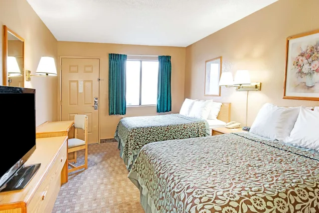 Upgrade, Deluxe, King Bed، Days Inn by Wyndham El Paso Airport East 4/10