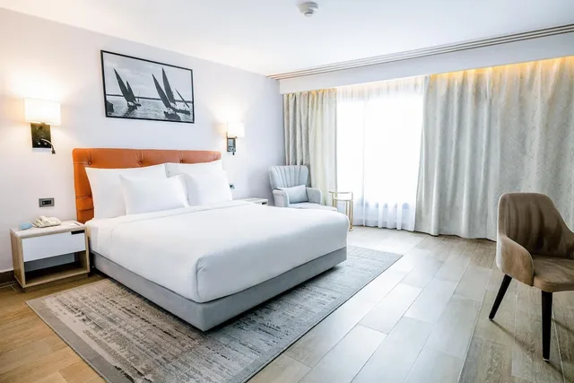 جناح سوبيريور بسرير كينج بغرفة نوم واحدة، Radisson Residences Cairo Heliopolis 3/7