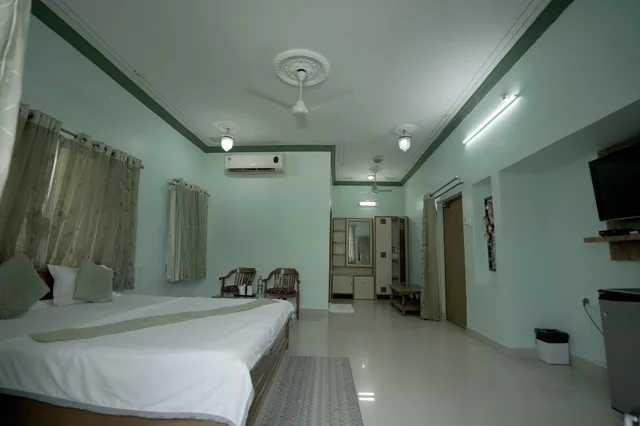 Maharaja, Double Bed, Lake View، Devendra Garh 1/5
