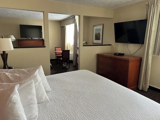 جناح بسرير كينج، Wyndham Garden Medicine Hat Conference Center 2/5