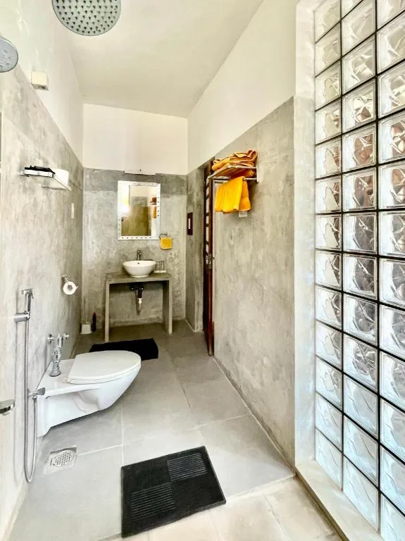 Standard, King Bed, Pier Side، Isana Beach House 2/2