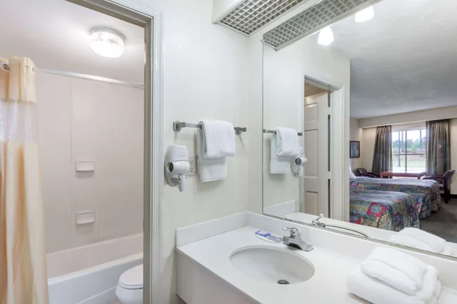 غرفة قياسية بسريرين مزدوجين، Days Inn by Wyndham Petersburg/South Fort Lee 6/7