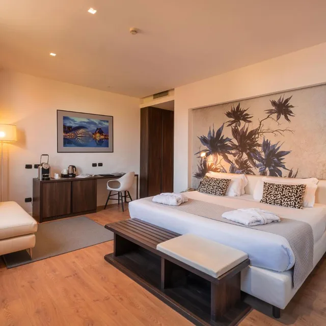جناح جونيور، Savhotel Aemilia Bologna 3/5