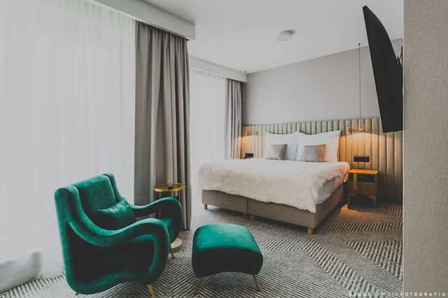 جناح جونيور بسرير كينج بشرفة، Royal Tulip Warsaw Centre 4/7