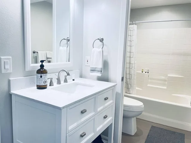 جناح عائلي بفراش فوتون وسرير كوين مع أريكة، South Zion Inn & Suites 1/1