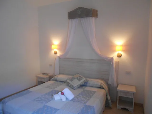 غرفة بسرير مزدوج مع سرير إضافي، Hotel Tabby 5/10