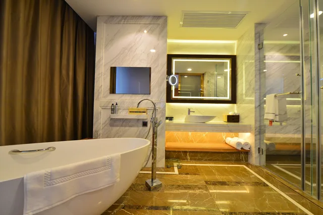 Deluxe, Suite, King Bed, Swisstouches Hotel Xian 2/2