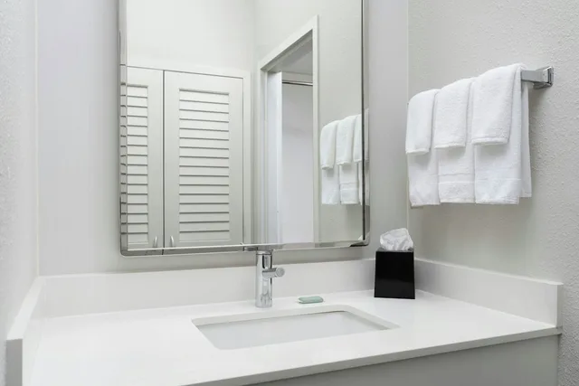 غرفة قياسية بسريرين كوين، Courtyard by Marriott Birmingham Hoover 8/10