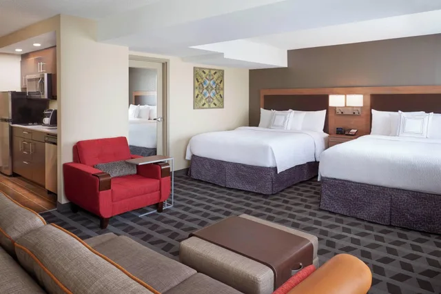 Studio, Multiple Beds، Towneplace Suites By Marriott Windsor 1/2
