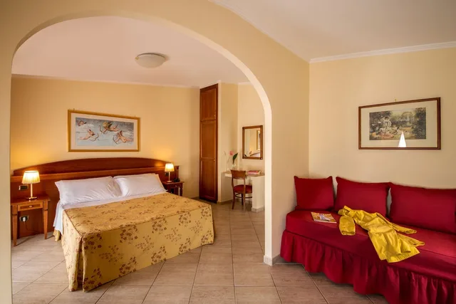 غرفة رباعية بسرير مزدوج وسريرين منفصلين، Marini Park Hotel 3/4
