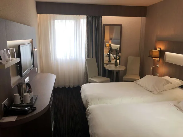 غرفة قياسية بسريرين منفصلين، Best Western Marseille Aeroport 2/4