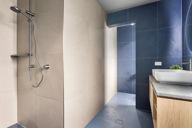 غرفة بسريرين منفصلين بحمام مشترك، HOTEL JESMOND 4/5