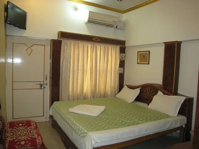 غرفة ديلوكس بسرير مزدوج بإطلالة على النهر، Kedareswar Bed and Breakfast 1/2