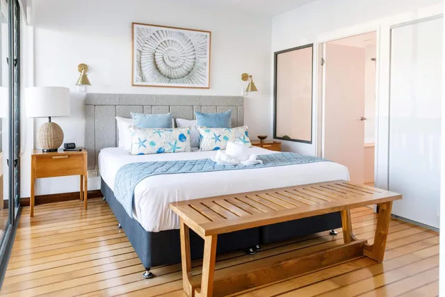 2 Bedroom Apartment, The Boathouse Apartments 3/8