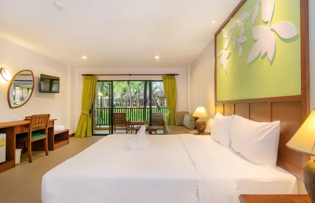 Garden, King Bed، The Leaf Oceanside By Katathani 2/6