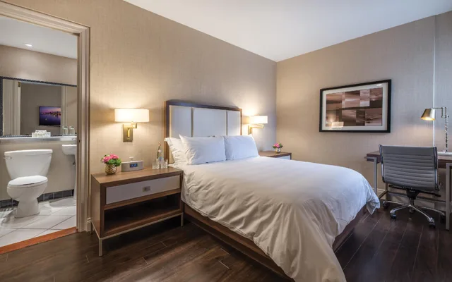 غرفة كلاسيكية بسرير كوين، Lord Nelson Hotel And Suites 2/2