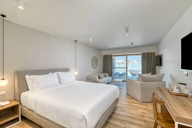 جناح جونيور بسرير مزدوج مع أريكة بمسبح خاص، Utopia Blu Hotel 1/3